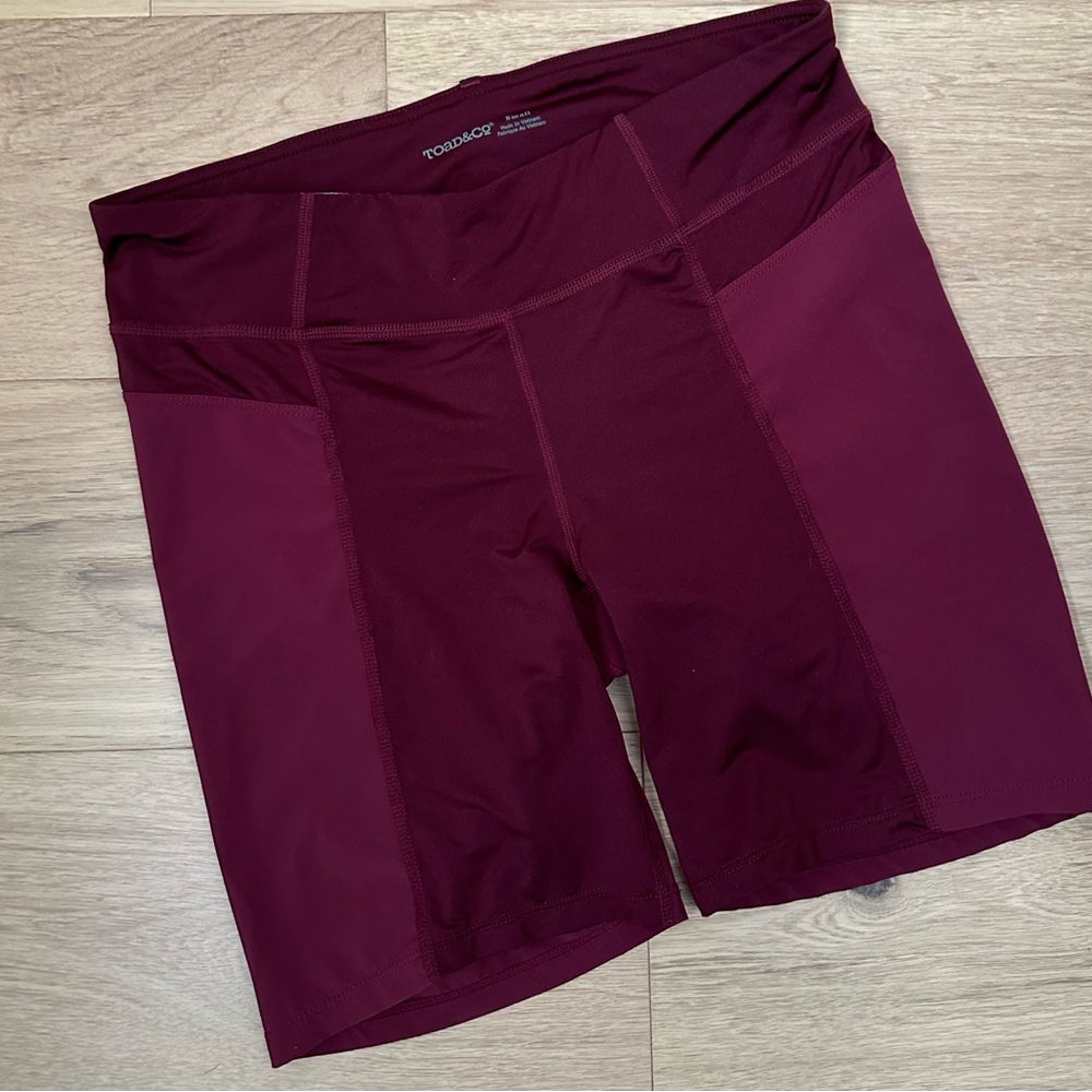 Toad & co shorts maroon size small